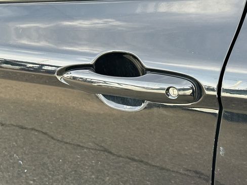 Used 2019 Toyota Camry LE image 18