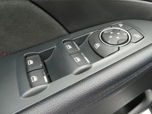 Used 2018 Ford Explorer XLT w/ Equipment Group 202A FWD image 25