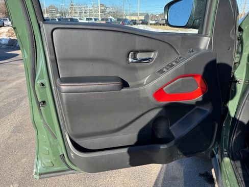 Used 2025 Nissan Frontier PRO-4X w/ Tow Package image 23