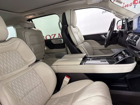 Used 2020 Lincoln Navigator Black Label w/ Cargo Convenience Package image 16