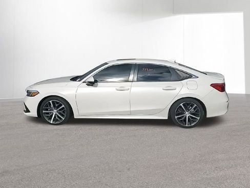 Used 2024 Honda Civic Touring image 5