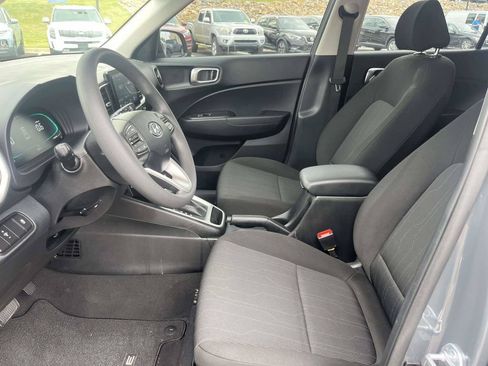 Certified 2026 Hyundai Venue SE FWD image 14