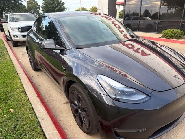 Used 2024 Tesla Model Y Long Range AWD/4WD image 3