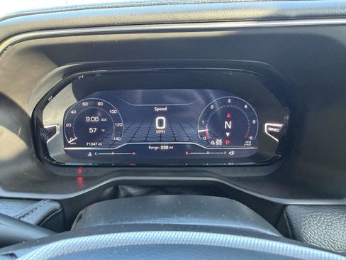 Used 2024 GMC Yukon XL Denali image 16