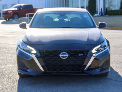 Used 2025 Nissan Altima 2.5 SV FWD image 2