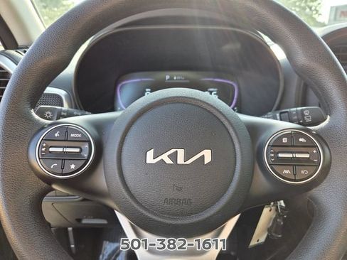 Used 2025 Kia Soul LX w/ LX Technology Package FWD image 23