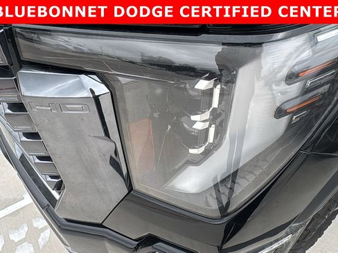 Used 2024 GMC Sierra 2500 Denali Ultimate AWD/4WD image 7