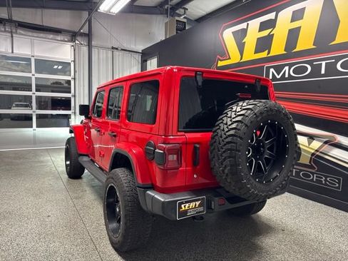 Used 2018 Jeep Wrangler Unlimited Sahara AWD/4WD image 15