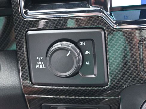Used 2022 Ford F250 Lariat w/ Lariat Ultimate Package AWD/4WD image 24