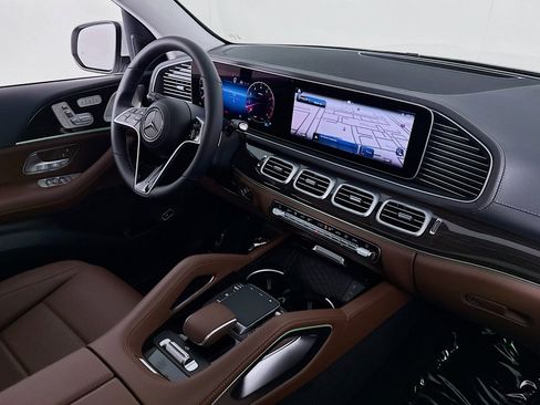 New 2026 Mercedes-Benz GLS 450 4MATIC image 16