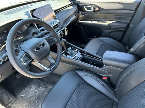 New 2026 Jeep Compass Latitude image 15