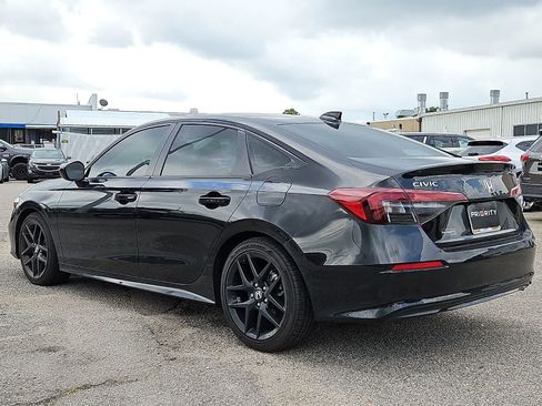 Used 2025 Honda Civic Sport image 4
