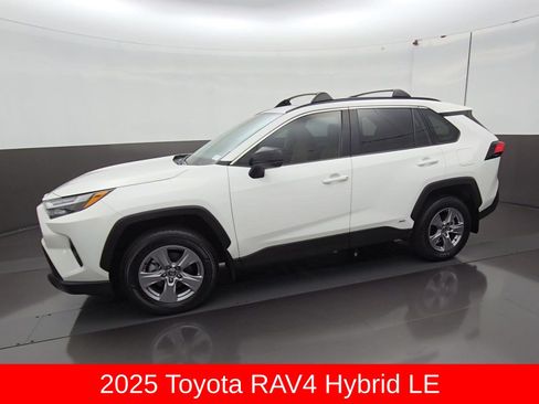 Certified 2025 Toyota RAV4 LE AWD/4WD image 4