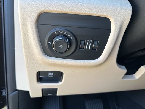 New 2025 Jeep Grand Cherokee Limited image 31