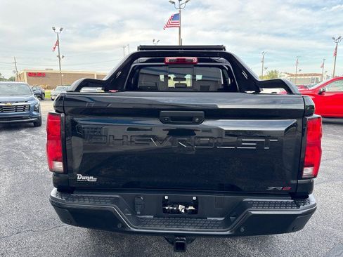 Used 2025 Chevrolet Colorado ZR2 w/ Midnight Edition AWD/4WD image 4