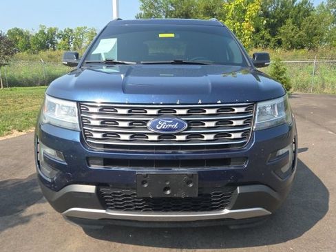 Used 2016 Ford Explorer XLT AWD/4WD image 3