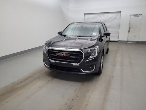 Used 2023 GMC Terrain SLE image 15