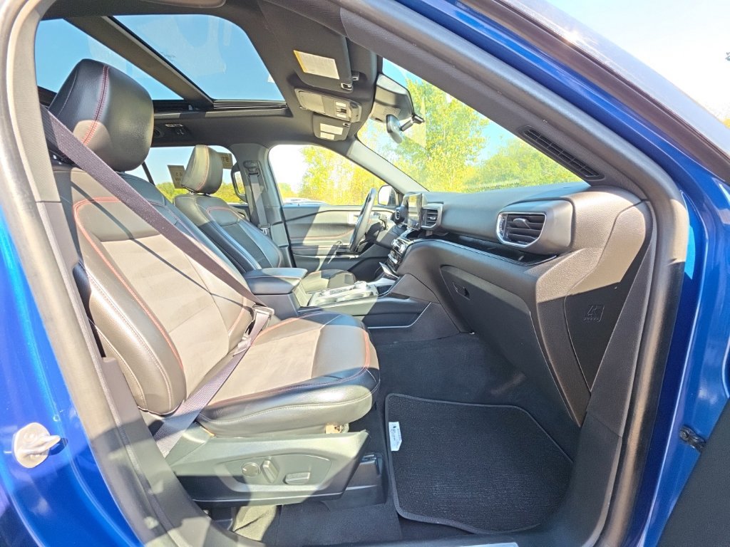 Used 2022 Ford Explorer ST-Line AWD/4WD image 4