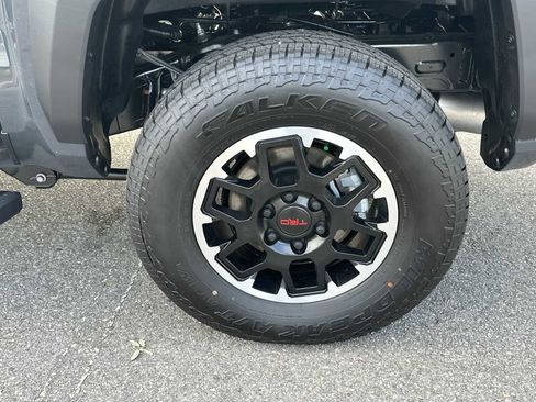 Used 2026 Toyota Tacoma TRD Off-Road image 13
