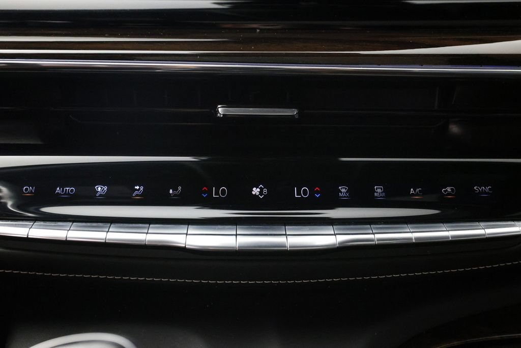 Used 2022 Cadillac Escalade Sport Platinum w/ Heavy-Duty Trailer Package AWD/4WD image 28