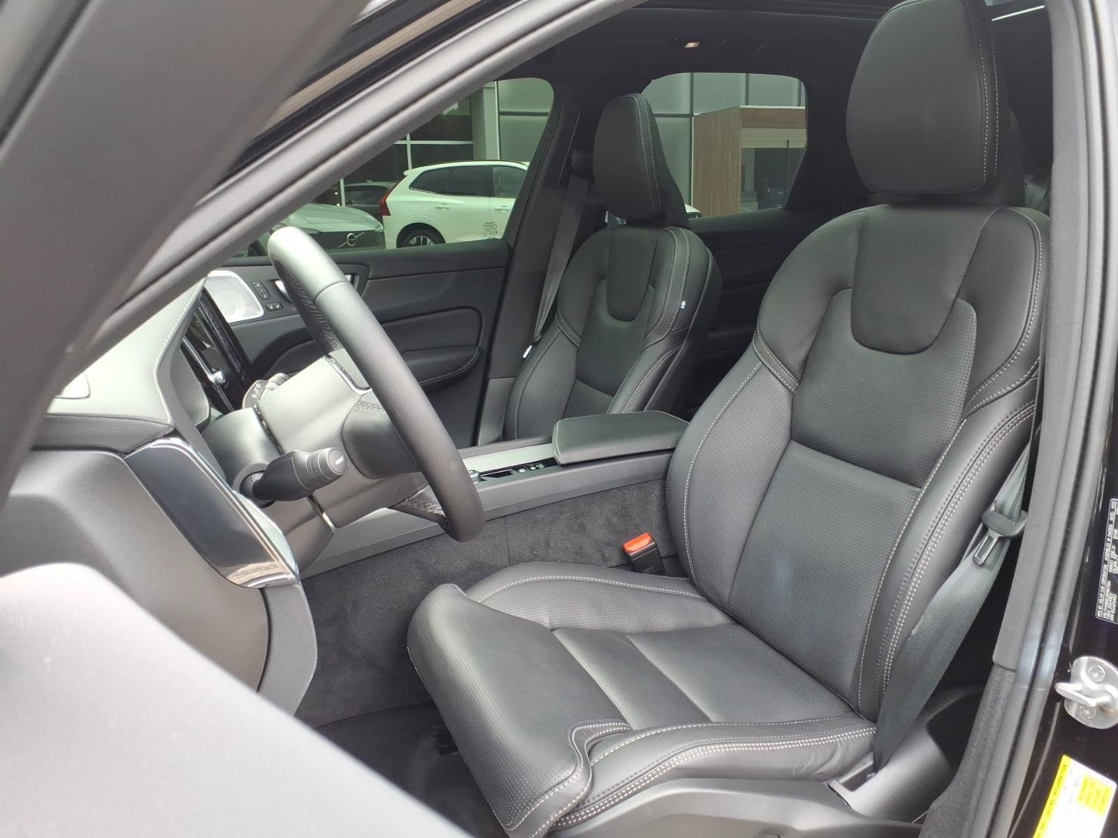 Certified 2024 Volvo XC60 T8 Ultimate w/ Protection Package Premier AWD/4WD image 6