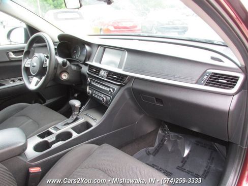 Used 2020 Kia Optima LX image 27
