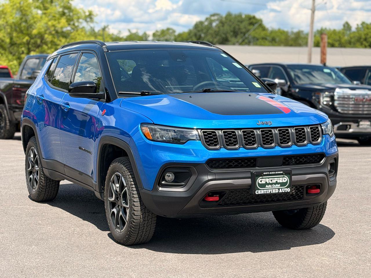 Used 2026 Jeep Compass Trailhawk AWD/4WD image 3