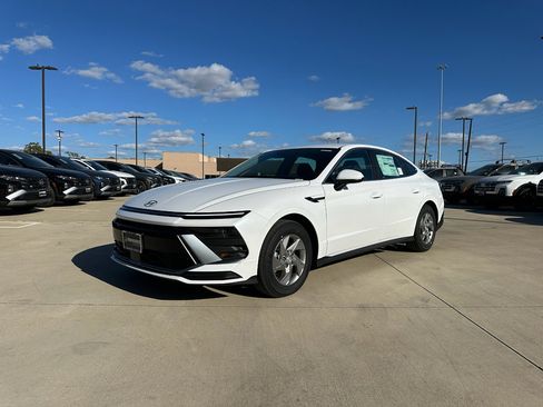 New 2026 Hyundai Sonata SE image 1