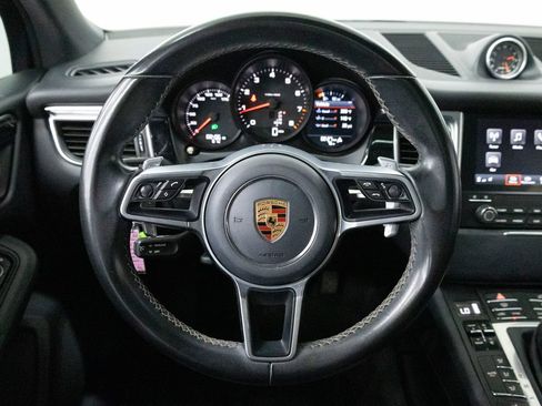 Certified 2018 Porsche Macan AWD/4WD image 16