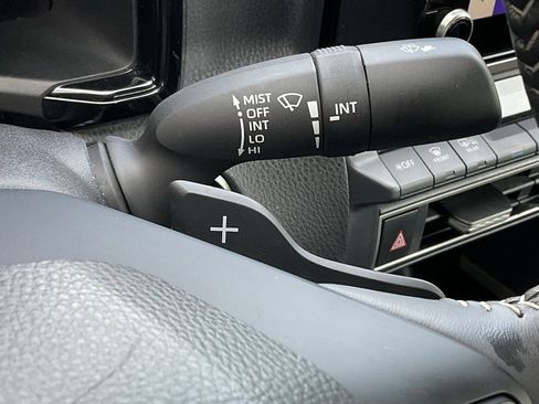 Used 2025 Toyota Camry SE image 25