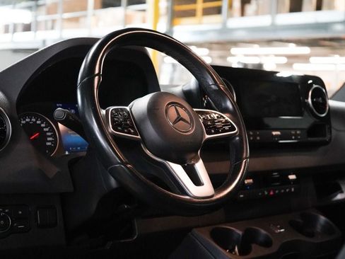 Used 2020 Mercedes-Benz Sprinter 2500 image 18