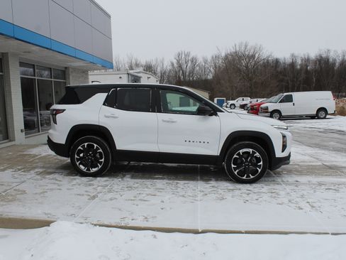 New 2026 Chevrolet Equinox LT image 3