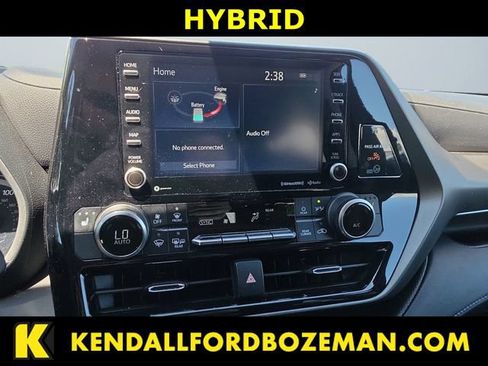 Used 2021 Toyota Highlander XLE AWD/4WD image 10