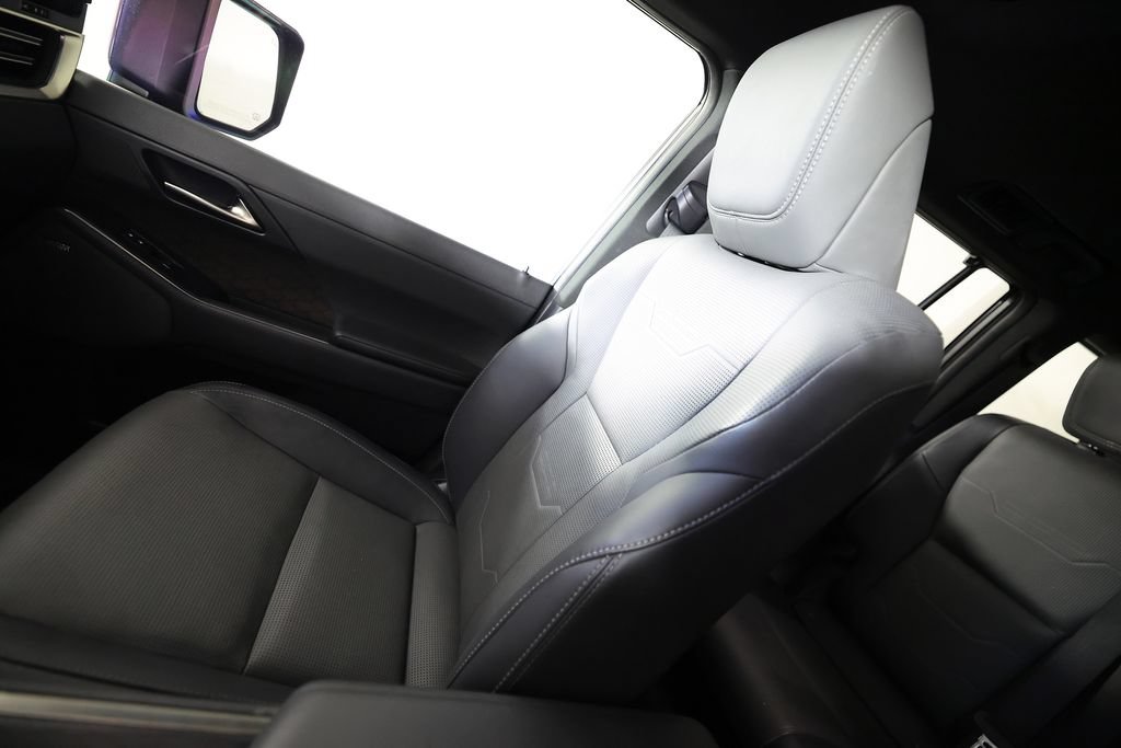 Used 2024 Lexus GX 550 w/ Accessory Package (2T) AWD/4WD image 40
