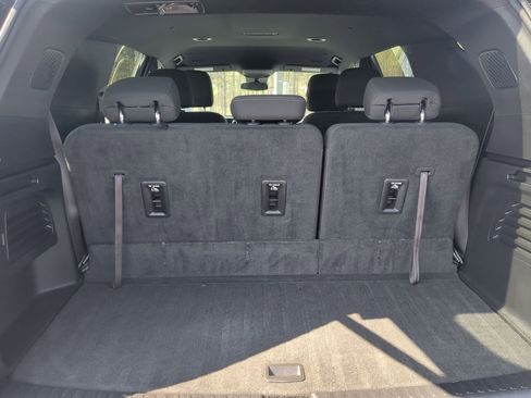 Used 2024 Chevrolet Traverse LT image 25