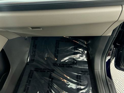 New 2026 Kia Carnival FWD image 34