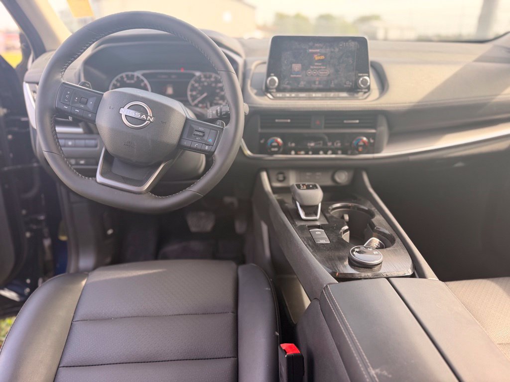 Certified 2026 Nissan Rogue SV w/ SV Premium Package AWD/4WD image 12