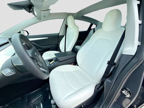 Used 2023 Tesla Model 3 Standard Range RWD image 19