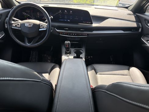 Used 2025 Cadillac XT4 Premium Luxury FWD image 22
