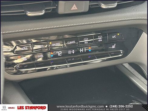 Used 2023 Buick Envision Essence image 31