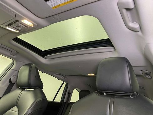 Used 2020 Toyota Highlander XLE image 18