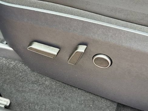 Used 2024 Tesla Model Y Performance AWD/4WD image 22