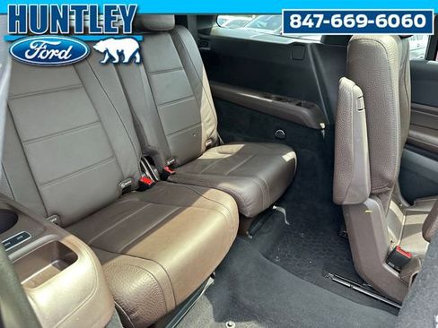 Used 2023 Mercedes-Benz GLS 450 4MATIC image 12