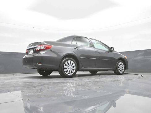 Used 2013 Toyota Corolla LE FWD image 38