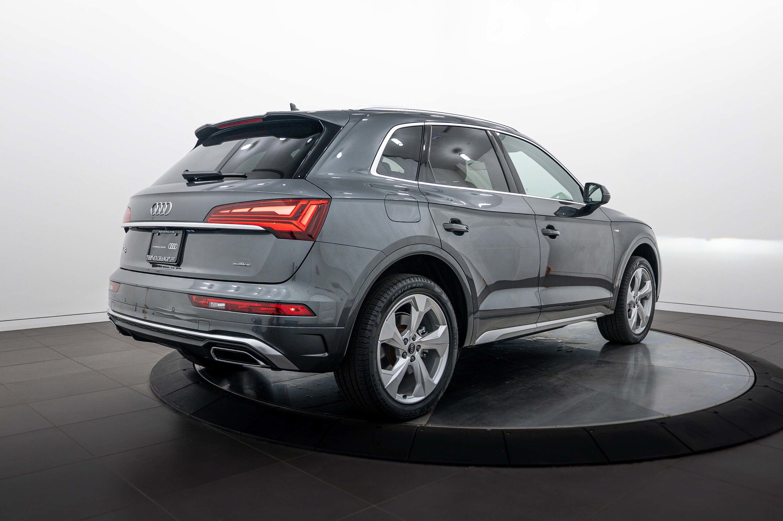 Certified 2024 Audi Q5 2.0T Premium Plus w/ Premium Plus Package AWD/4WD image 4