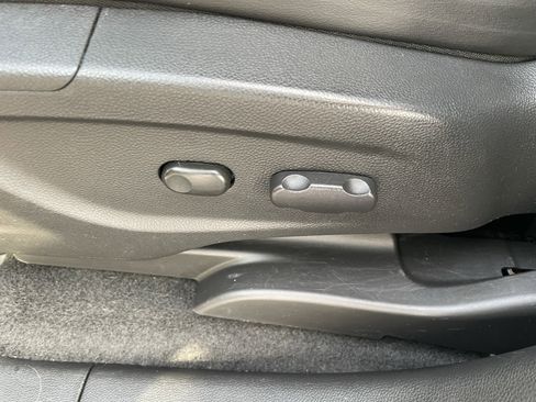 Used 2019 Buick Encore Sport Touring image 13