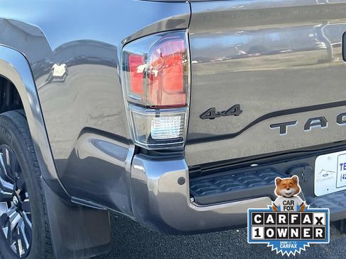 Used 2022 Toyota Tacoma Limited image 5