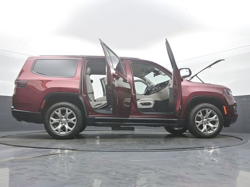 Used 2022 Jeep Wagoneer Series II image 63