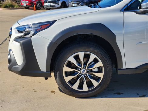 Used 2025 Subaru Outback Touring image 8