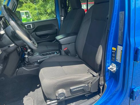 Used 2021 Jeep Wrangler Unlimited Sport AWD/4WD image 11